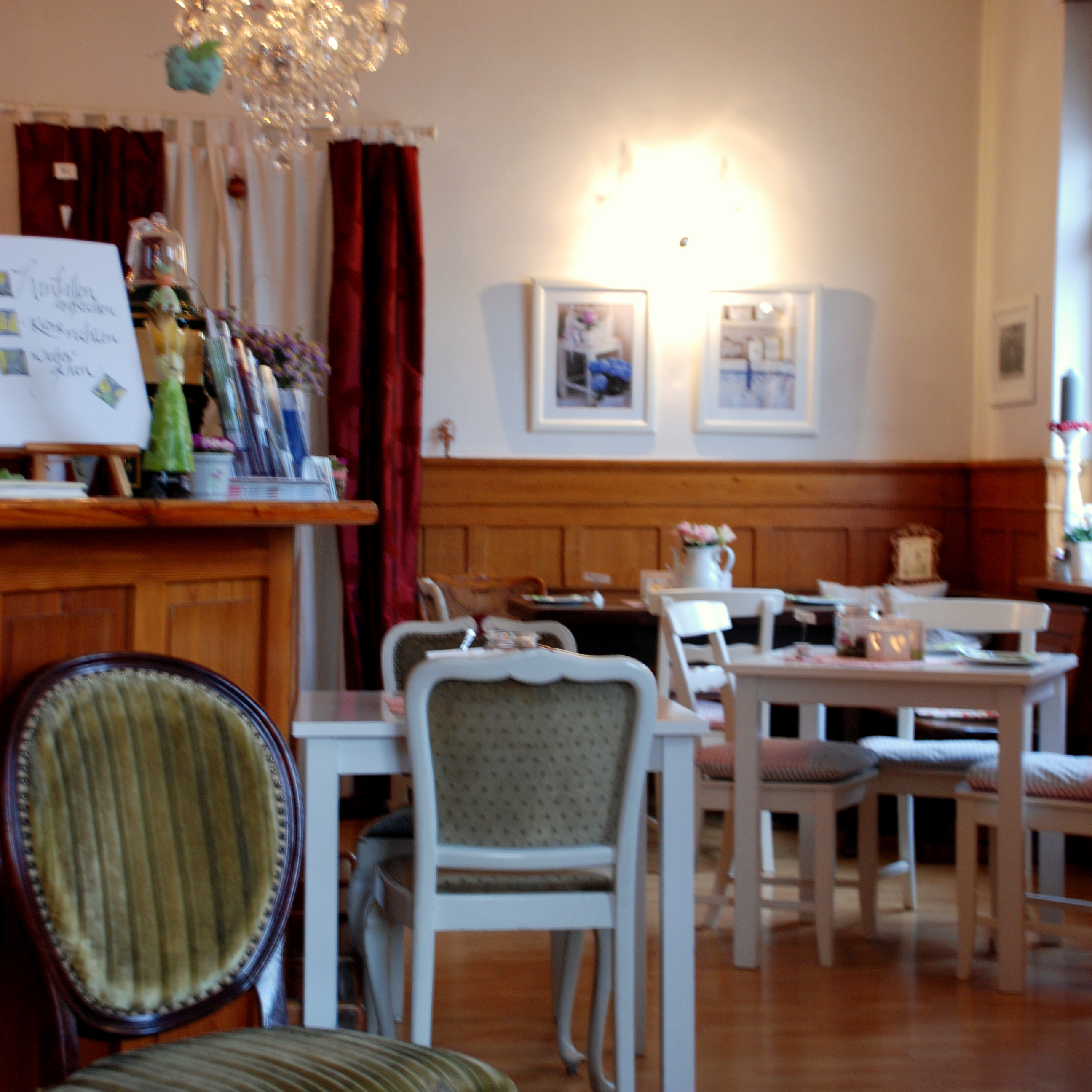 Weinheim: „Apfel & Streusel“ Das Wohncafé