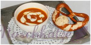 Karottensuppe mit Igwer, Curry und Mandarinensaft