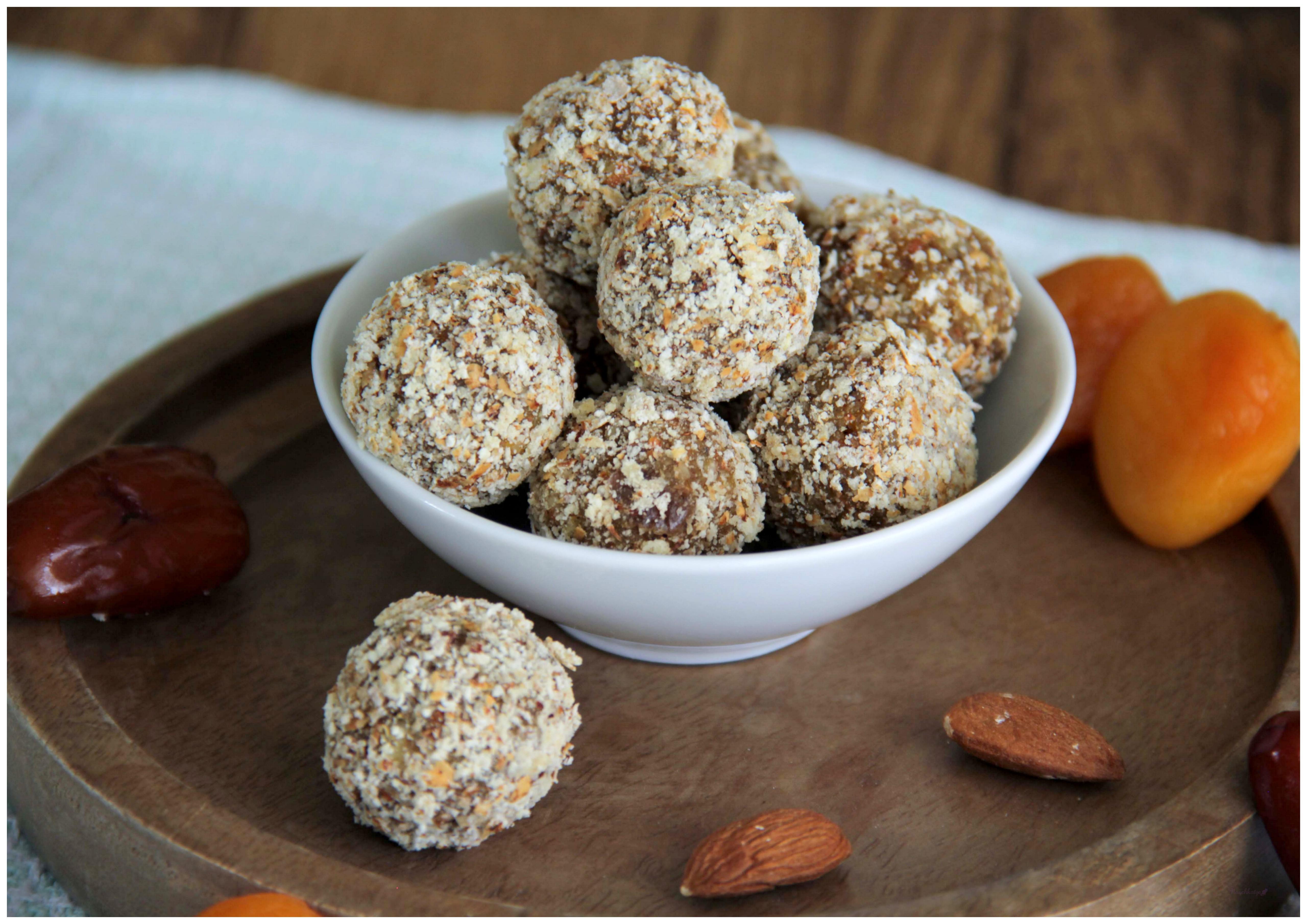 Gesund snacken: Aprikose-Mandel-Energiekugeln