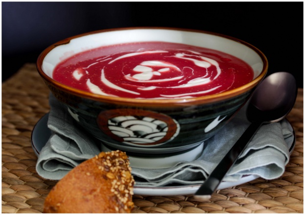 Rote Beete-Kartoffel-Suppe mit Meerrettich (vegan) – Naschkatze