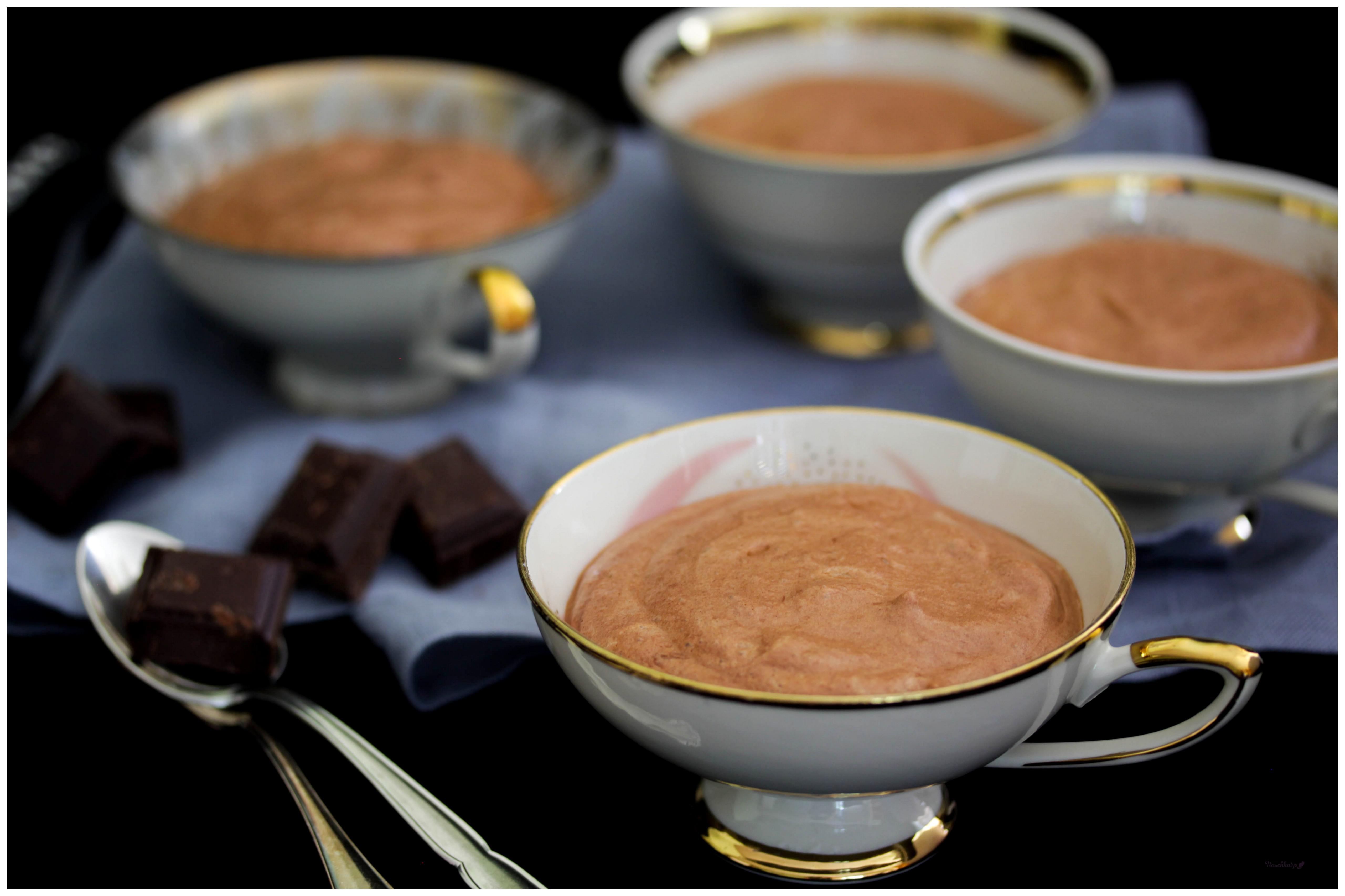Luftig leichte vegane Mousse au chocolat aus Aquafaba