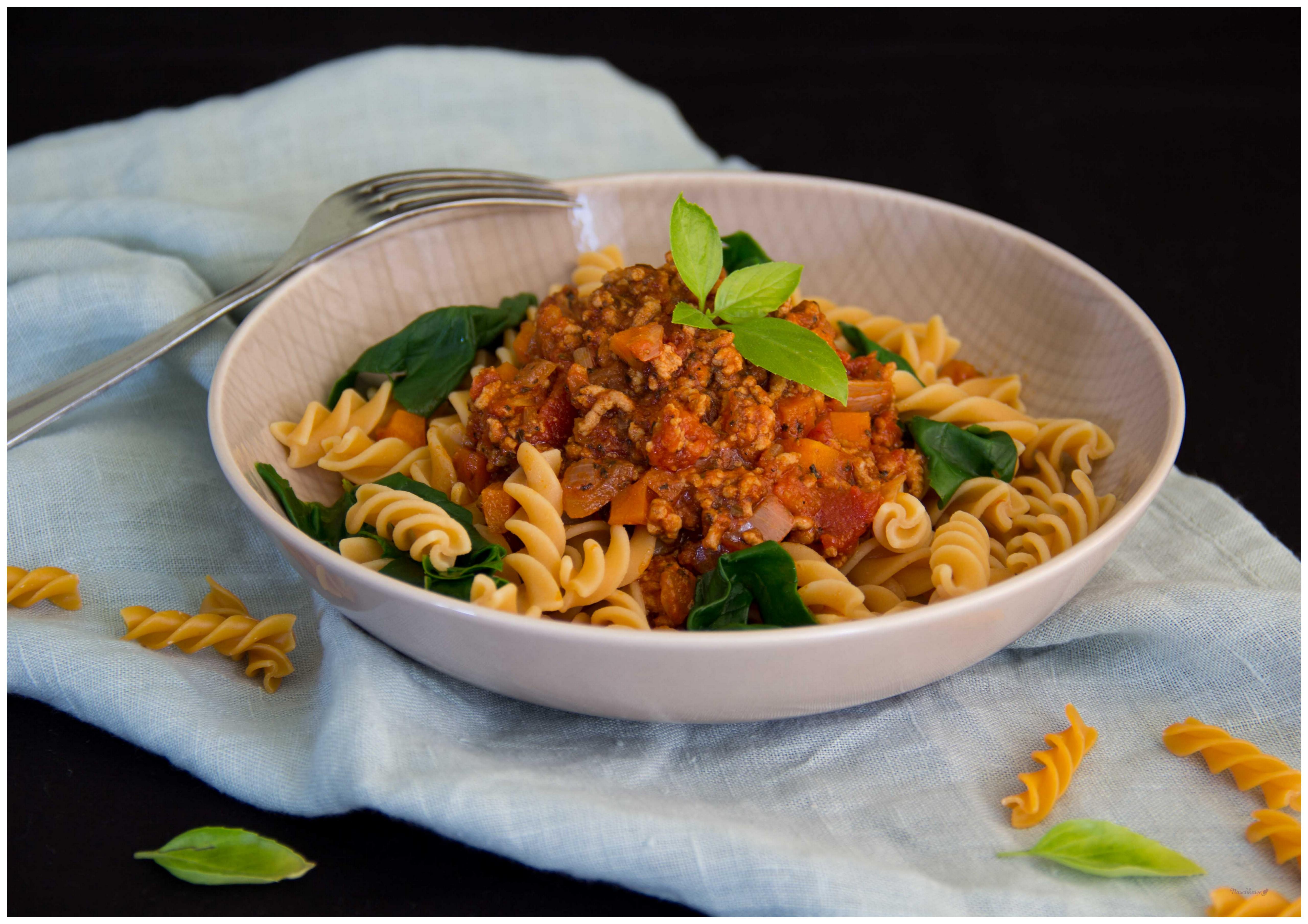 Bolognese mit Kichererbsen-Nudeln