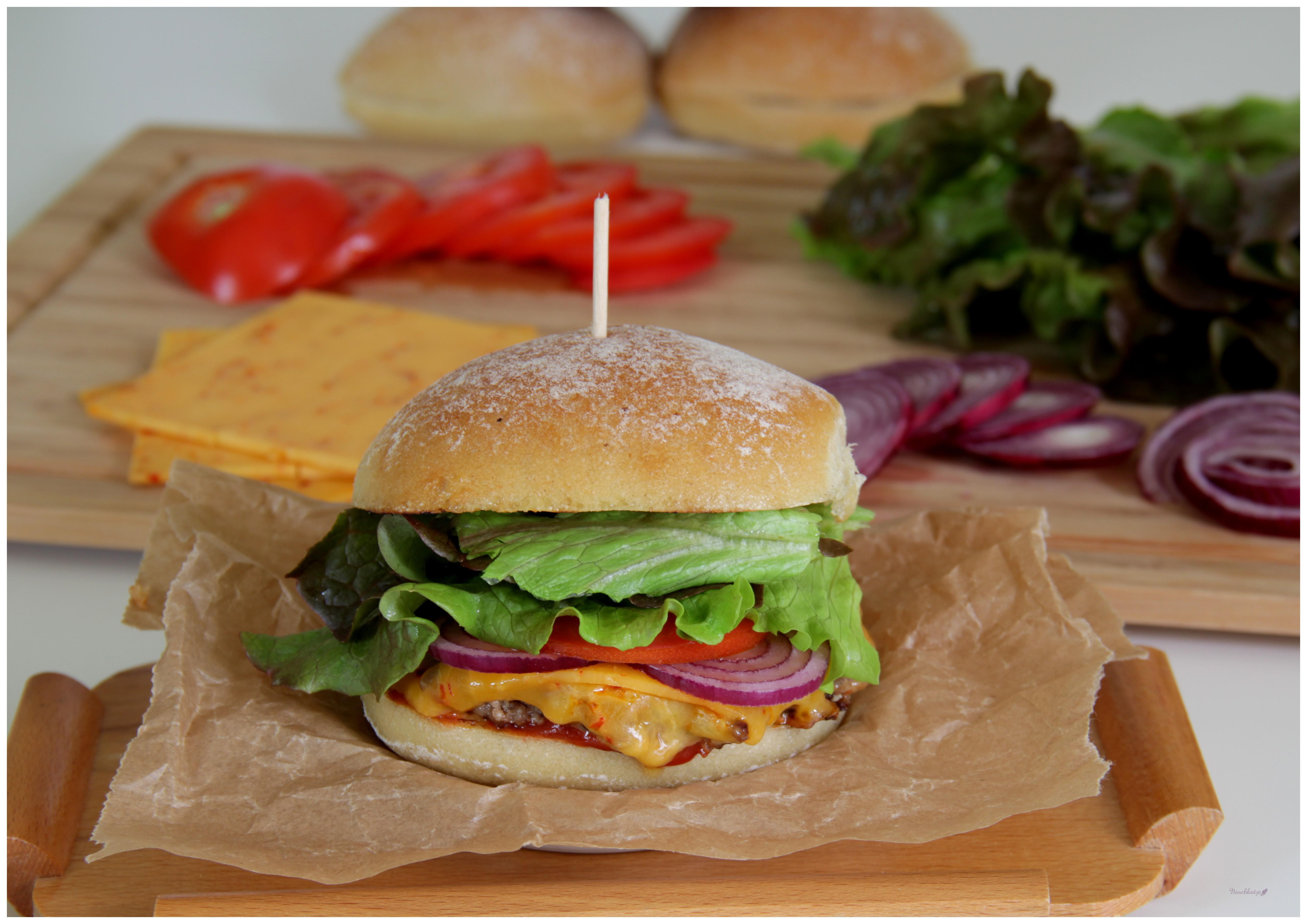 Chili-Cheddar-Cheese-Burger