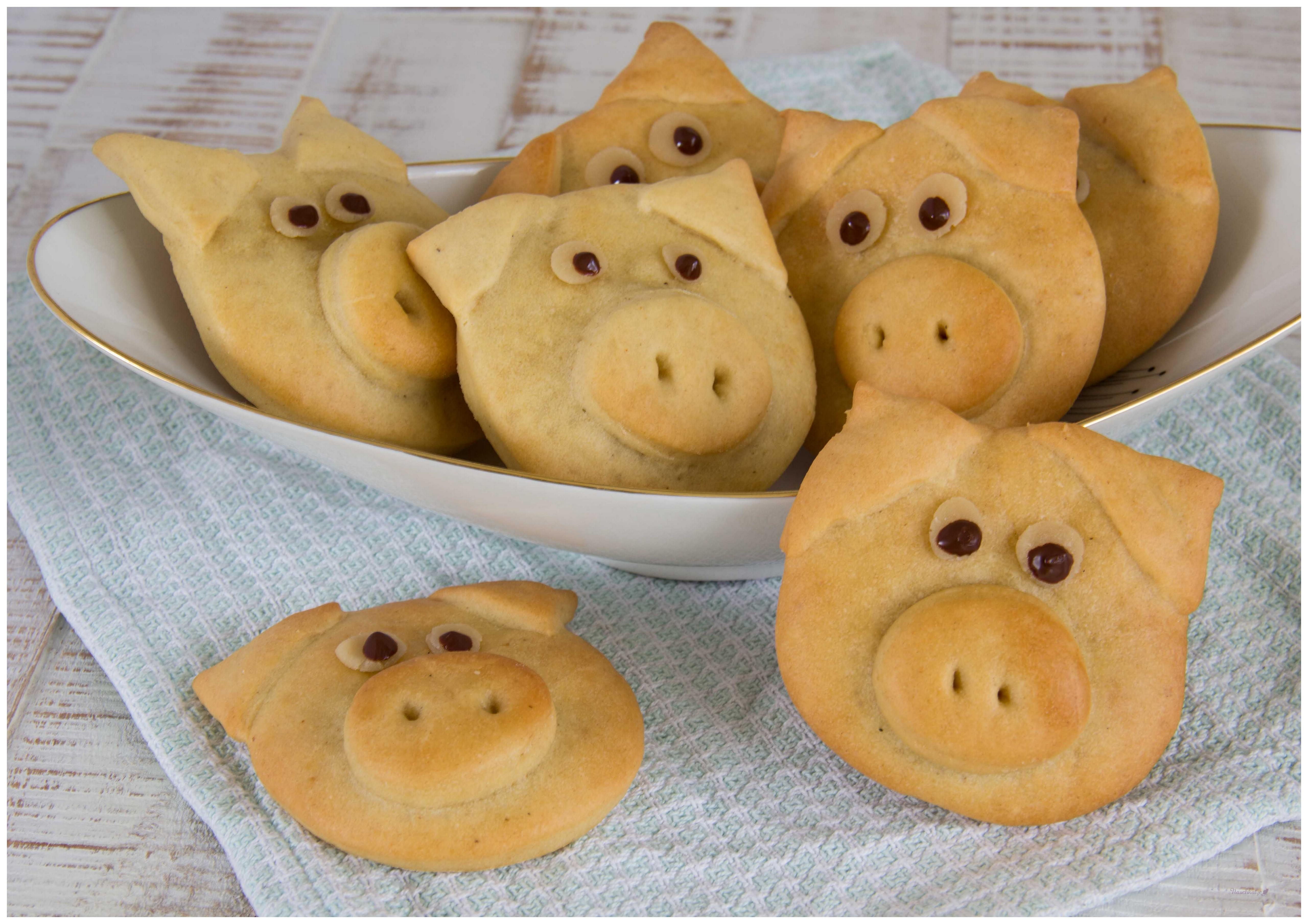 Neujahrsschweinchen aus veganem „Quark-Öl-Teig“