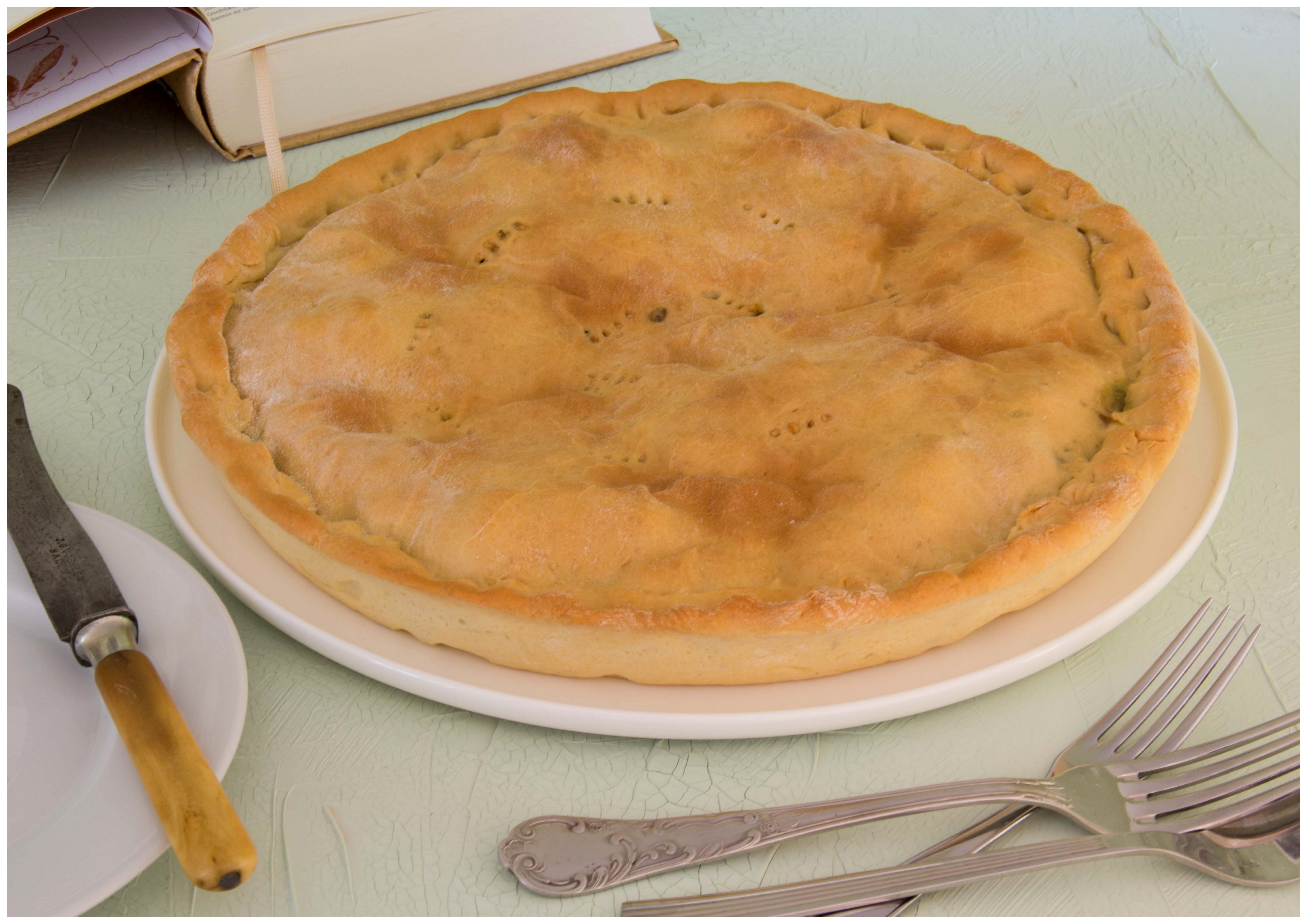 Herzhafte Pastete mit Endiviensalat