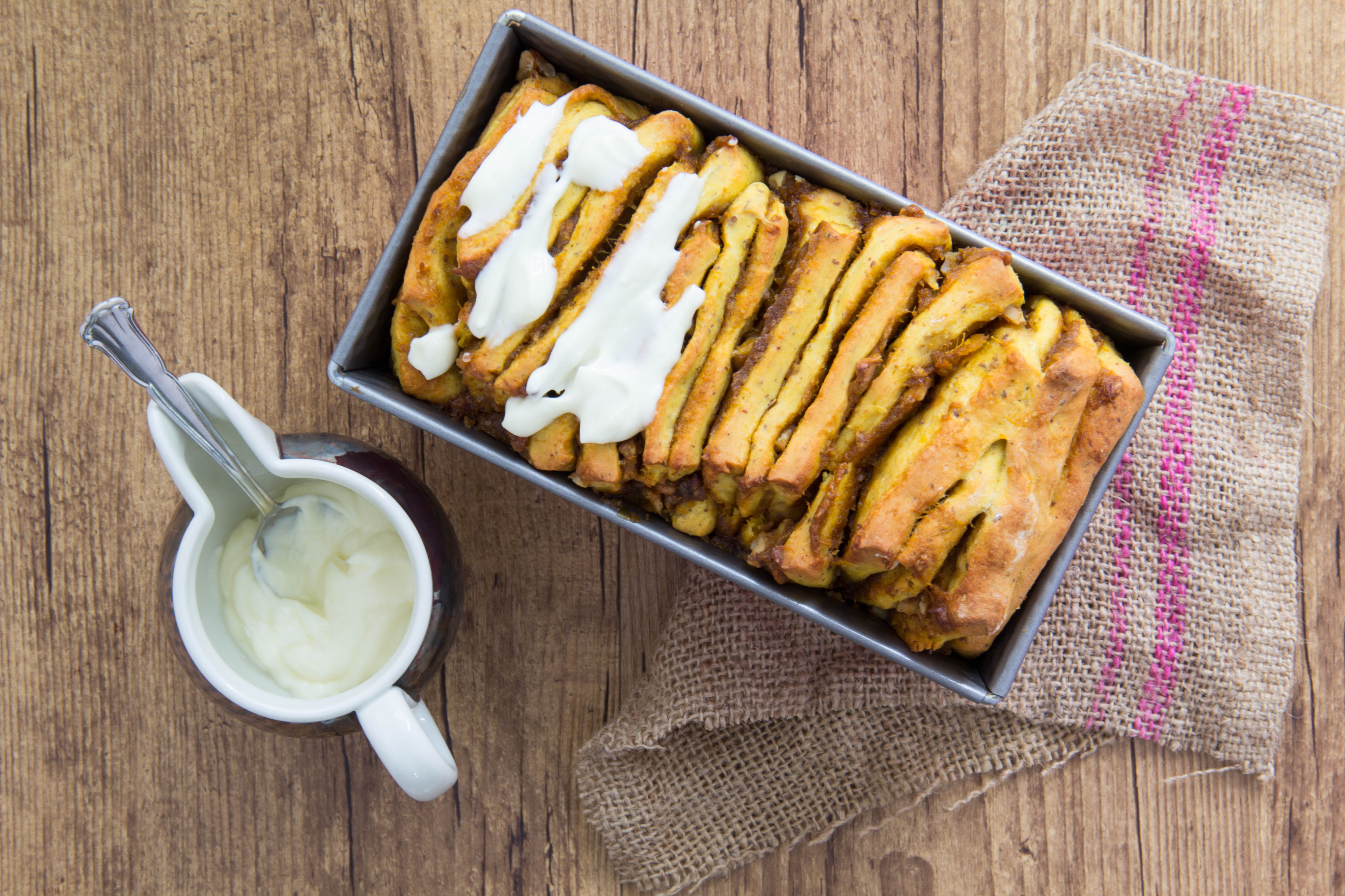 Zupfbrot mit Kürbis, Walnuss & Zimt (vegan)