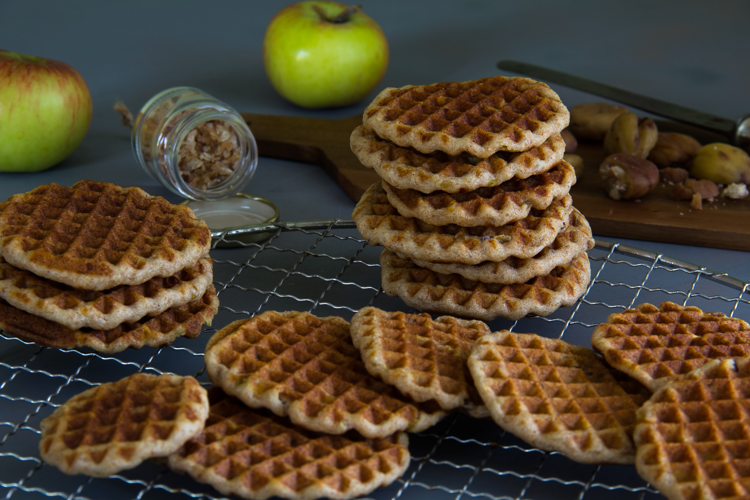 Herbst–Waffeln mit Apfel, Zimt & Maronen