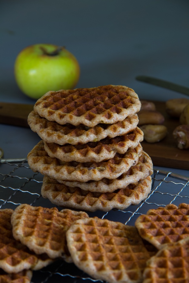 Naschkatze: Herbst–Waffeln mit Apfel, Zimt und Maronen Naschkatze: Herbst–Waffeln mit Apfel, Zimt und Maronen