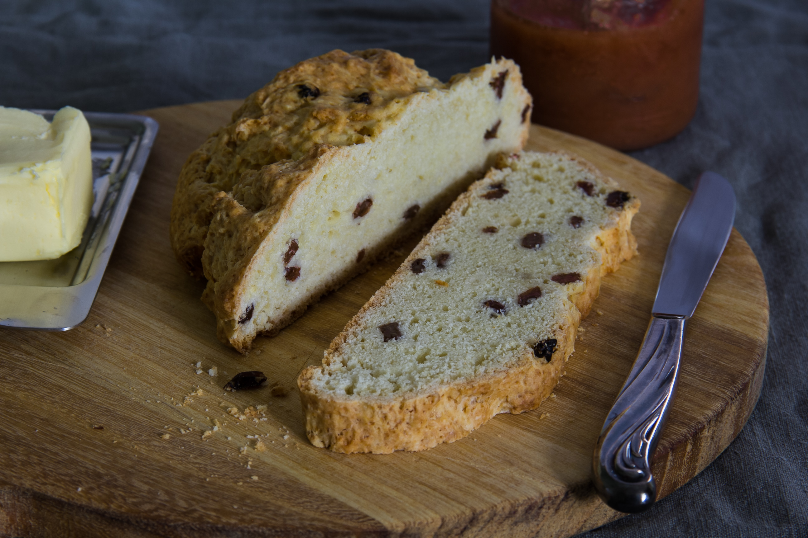 Süßes Sodabrot mit Rosinen