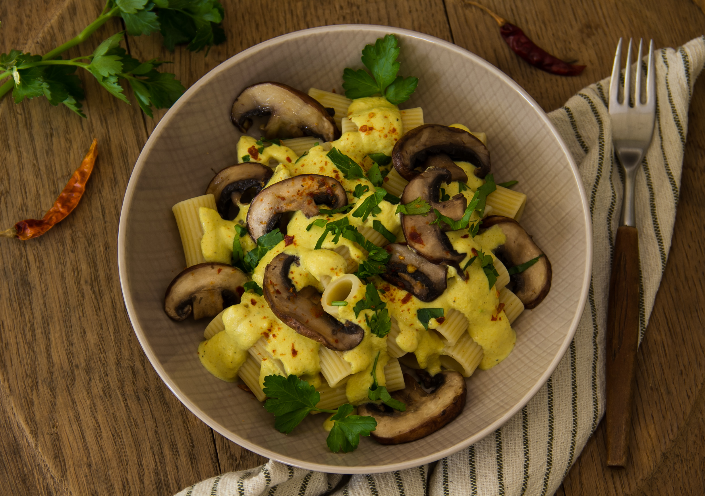 Pasta mit herzhafter Cashewsauce & gebratenen Pilzen