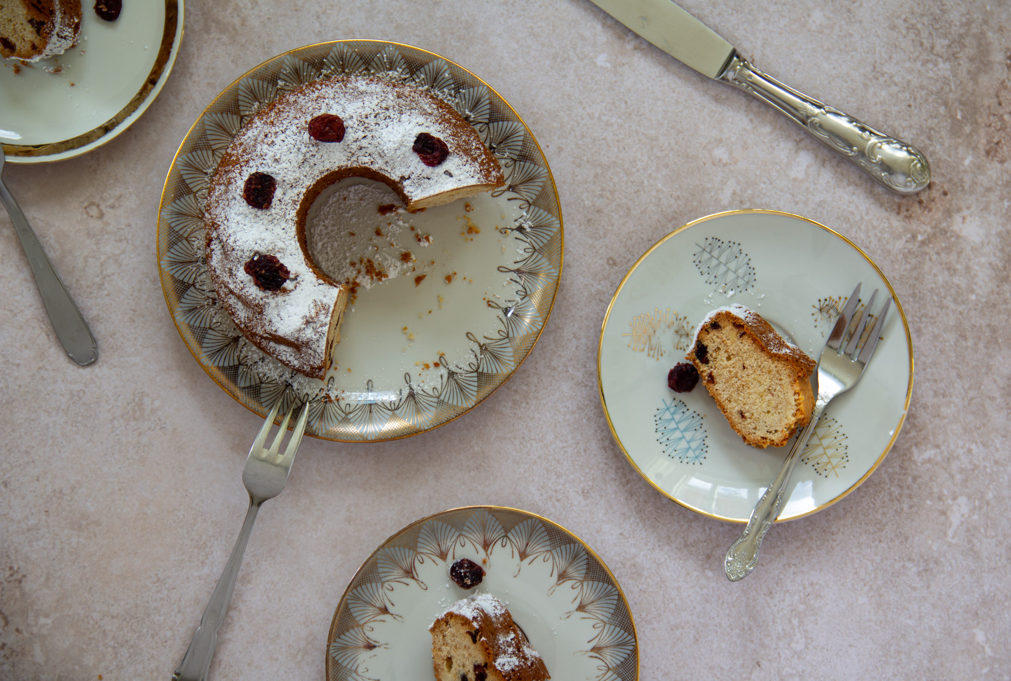 Ganz schnell im Ofen: Mandelkuchen mit Cranberries