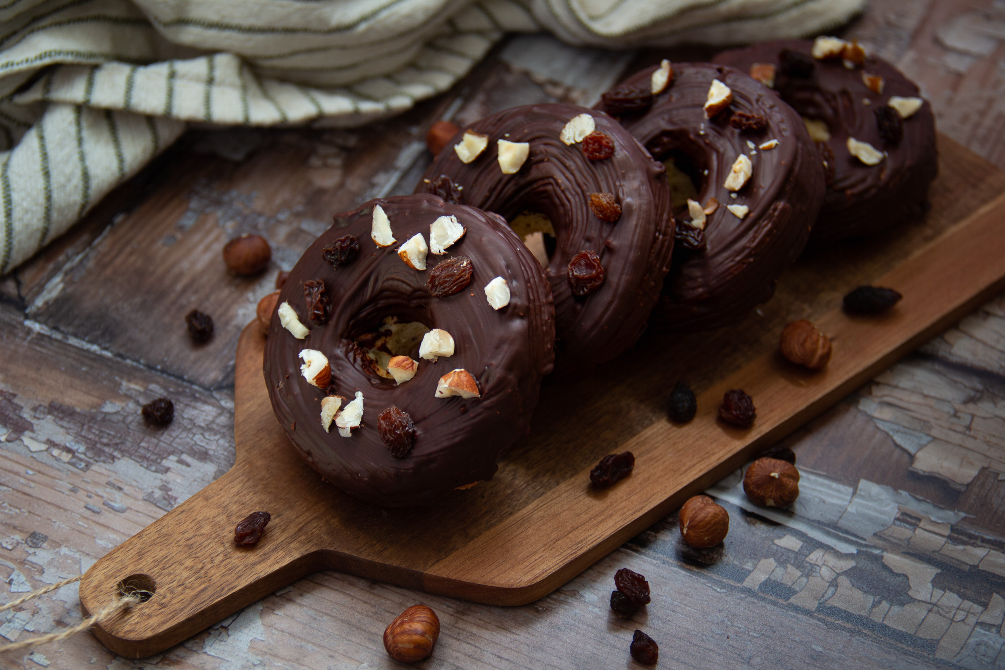 Rum-Traube-Nuss-Donuts aus dem Ofen