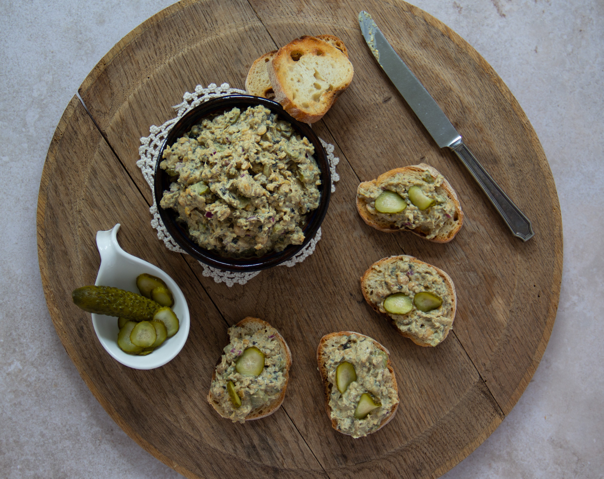 Veganer Thu-no-fischsalat aus Kichererbsen