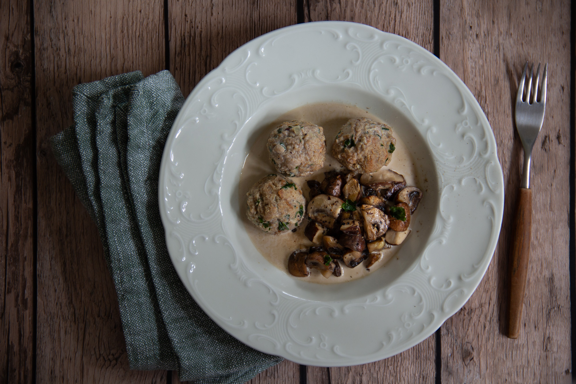 Naschkatze: Leckere Resteverwertung - Vollkornbrot-Knödel mit Pilzrahm Naschkatze: Leckere Resteverwertung - Vollkornbrot-Knödel mit Pilzrahm