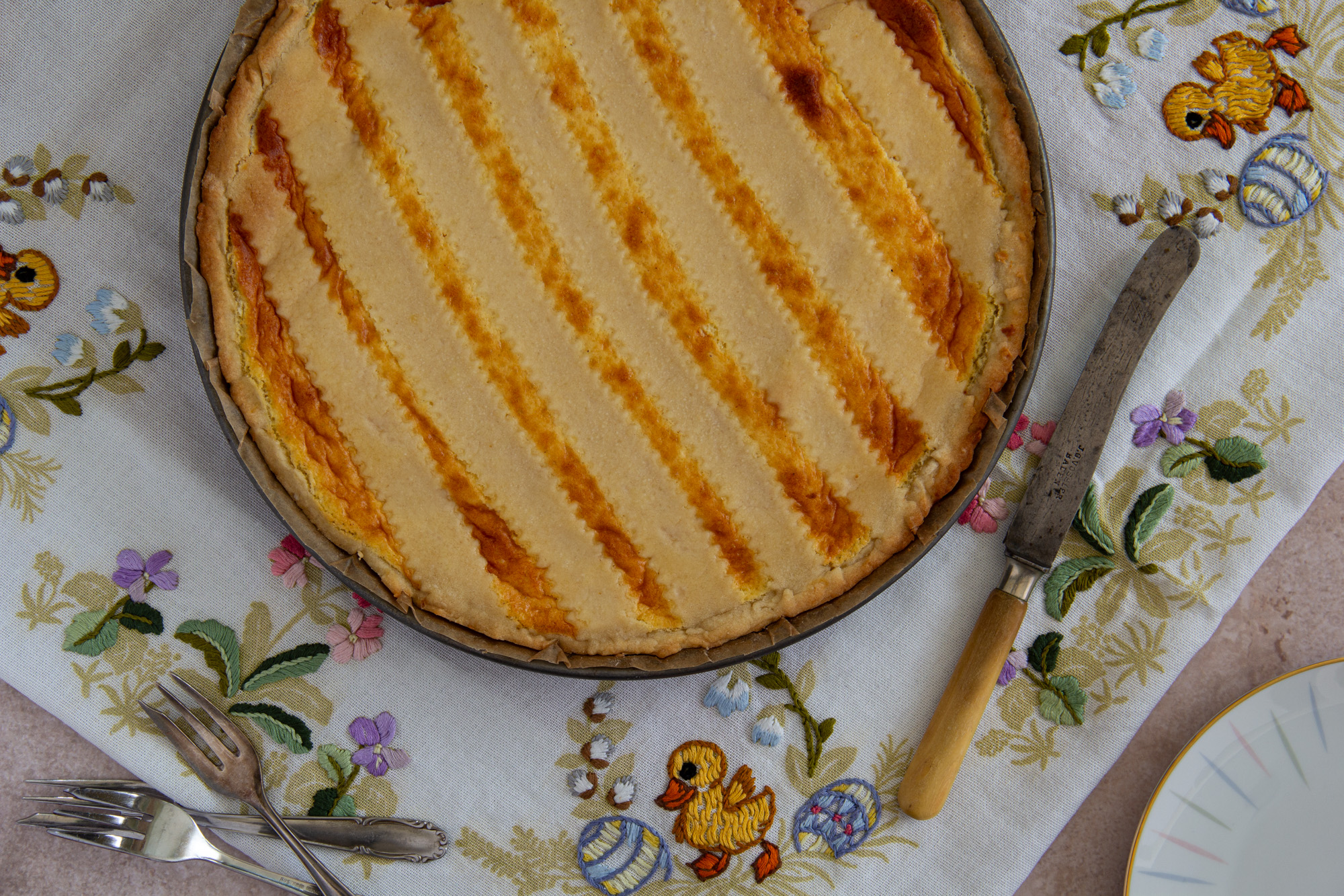 Pastiera napoletana – Italienischer Osterkuchen mit Ricotta & gekochtem Weizen