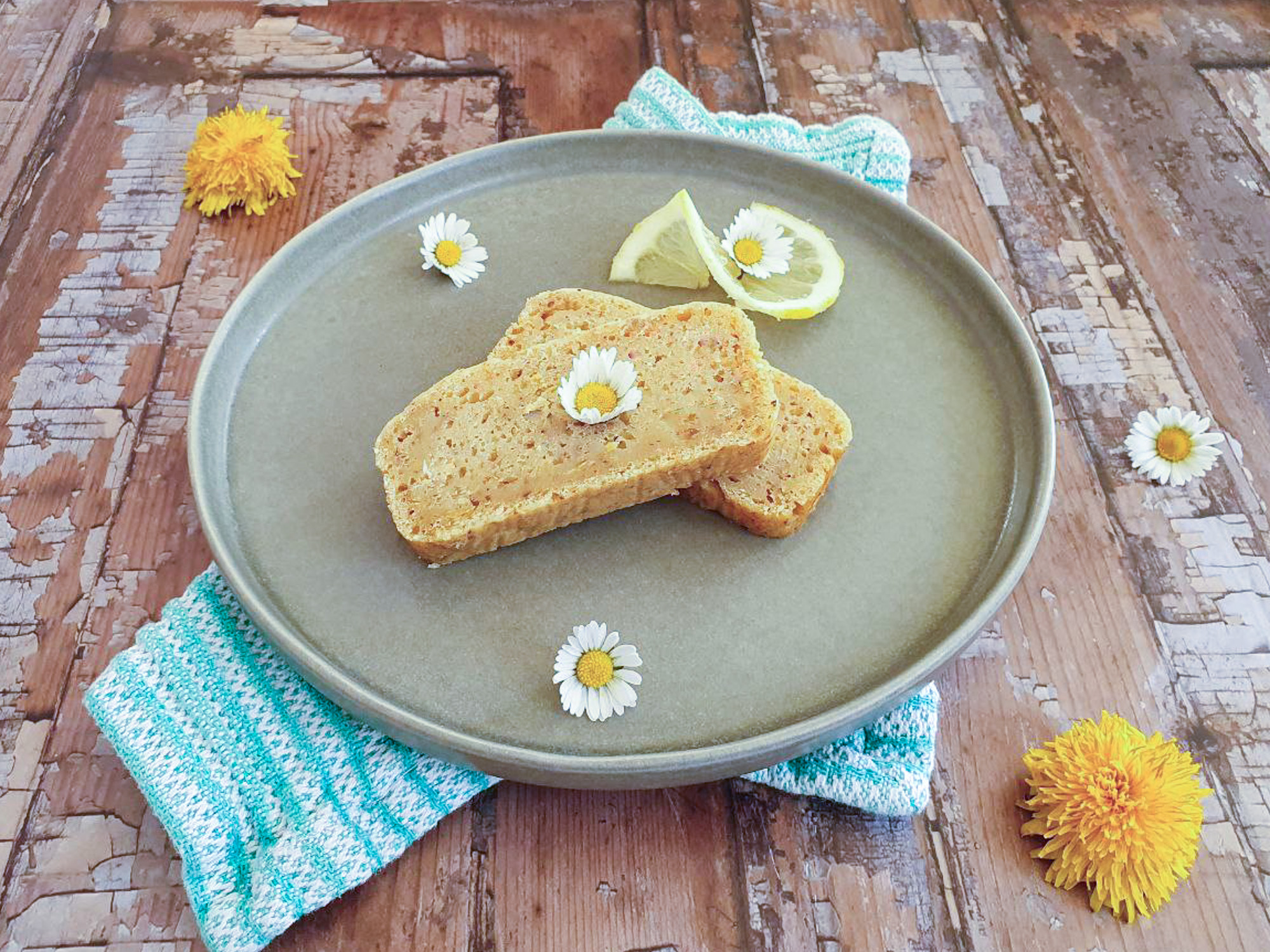 Zitronenkuchen – vegan, glutenfrei, zuckerfrei & mit extra Protein