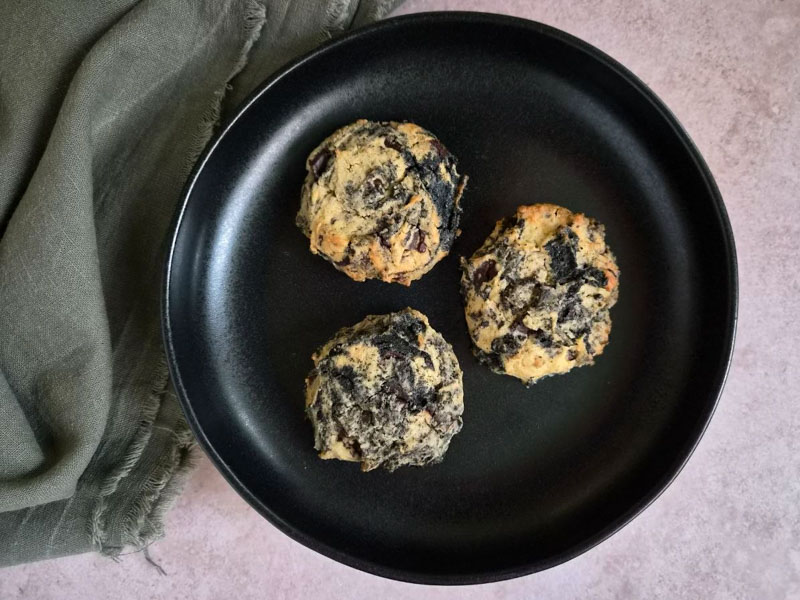Cookies mit schwarzem Tahin, Schoko & Miso_BEARB-3